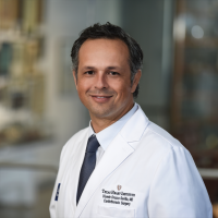Headshot of Vicente Orozco-Sevilla, M.D., FACS